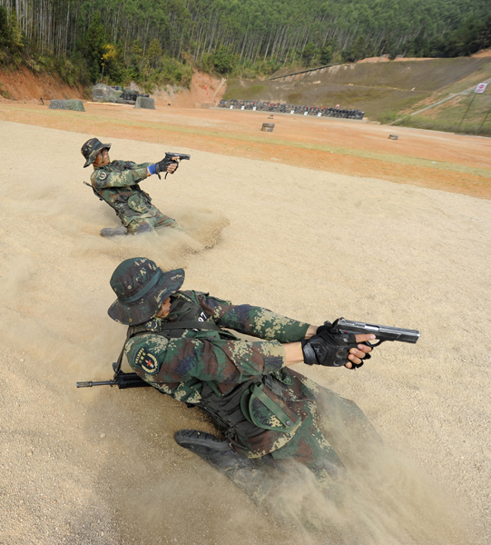 【黨的十九大精神進(jìn)軍營(yíng)】風(fēng)雨礪劍！火箭兵枕戈待旦只為導(dǎo)彈騰飛