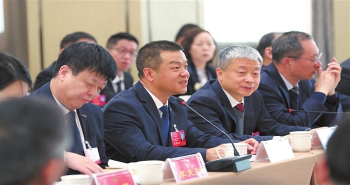 臨汾：認(rèn)真履職 建言獻策