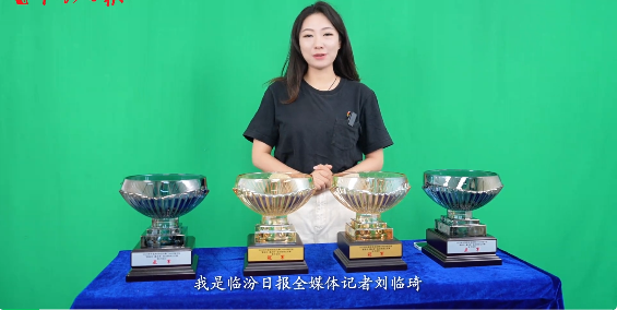 先睹為快！網(wǎng)球賽獎杯長這樣→